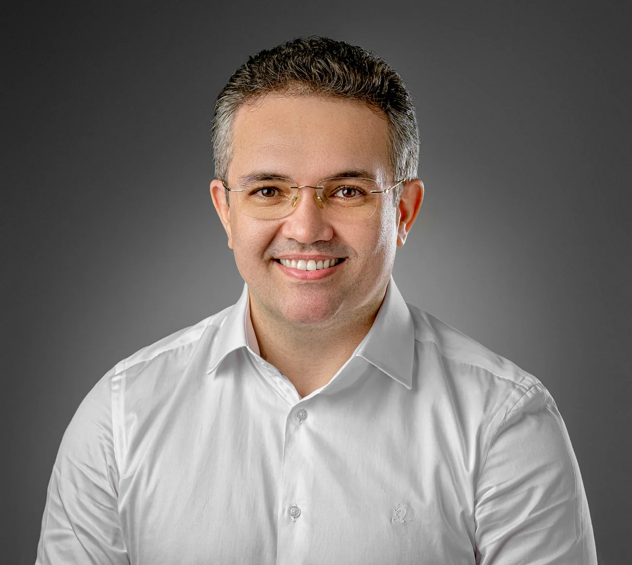 Dr. Alexandre Fernandes